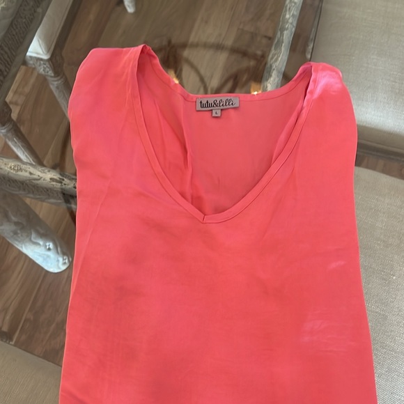 Tutu&lilli satin top, “the Kelly”, size Large, super flattering & adorable! NWOT - Picture 4 of 6